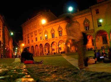 Piazza S. Stefano por la noche Piazza S. Stefano por la noche