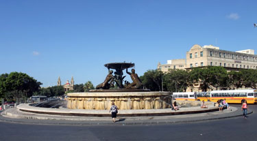 Plaza de la Fuente de Tritón