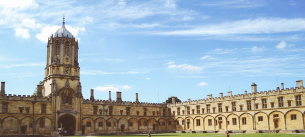 Una serie de becas de posgrado en la Universidad de Oxford que pintan muy bien