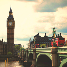 Antes de aprender inglés en una academia harías bien en buscar en un gran número de ellas