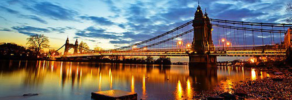 Habla e interacciona con la gente de Londres: escuchar te será muy útil para aprender inglés