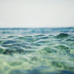 ¿Dirías que el mar es de color azul o azur?